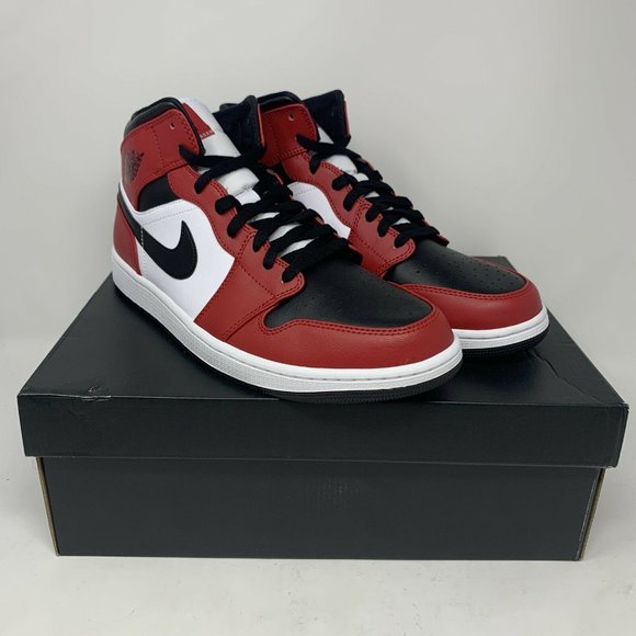 NEW Nike Air Jordan 1 Retro Mid Chicago Bred Toe